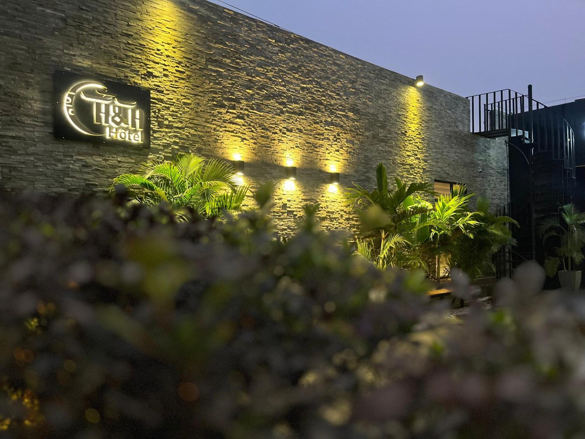 H&H Hotel Kinshasa Esterno foto