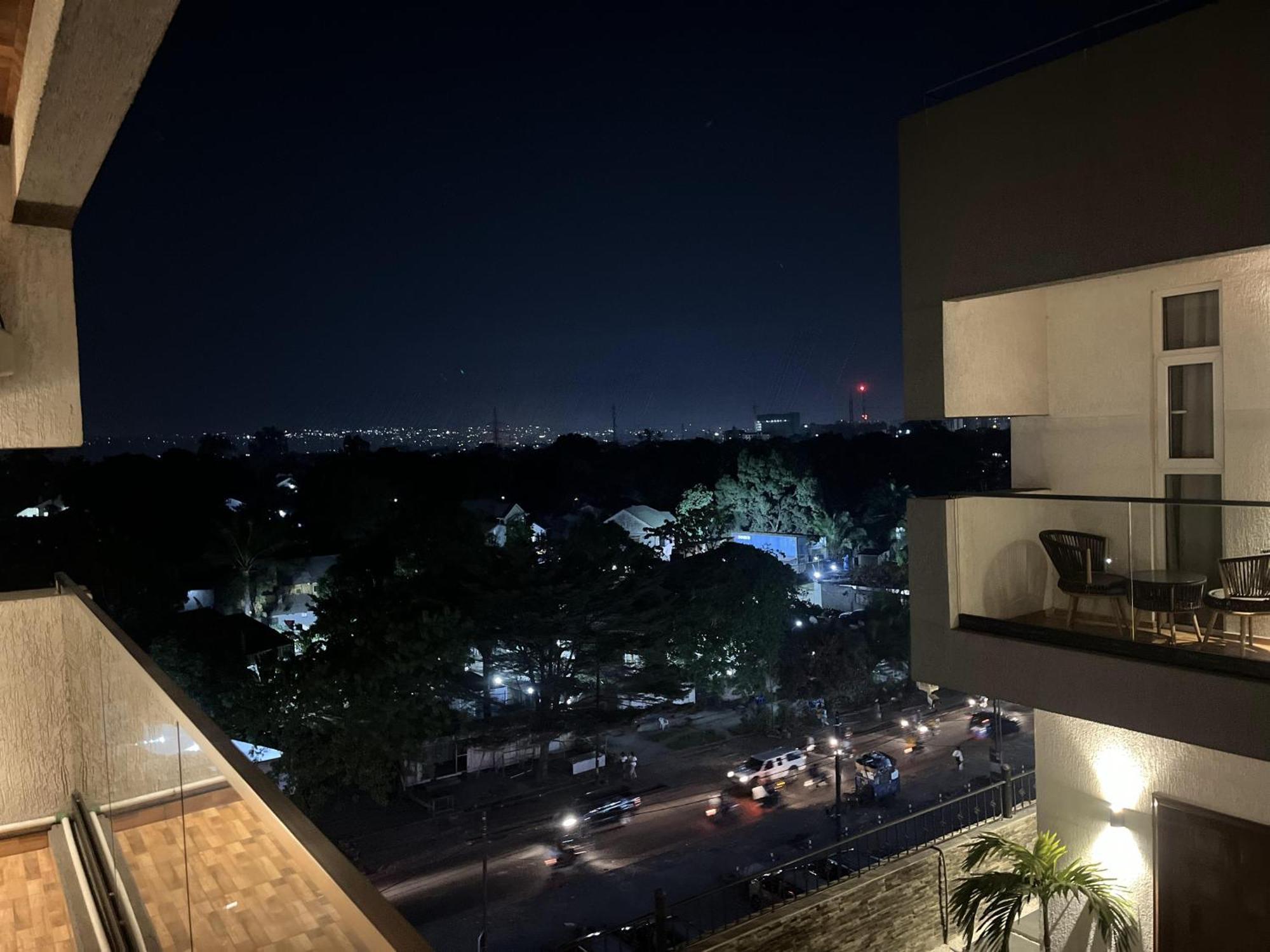 H&H Hotel Kinshasa Esterno foto