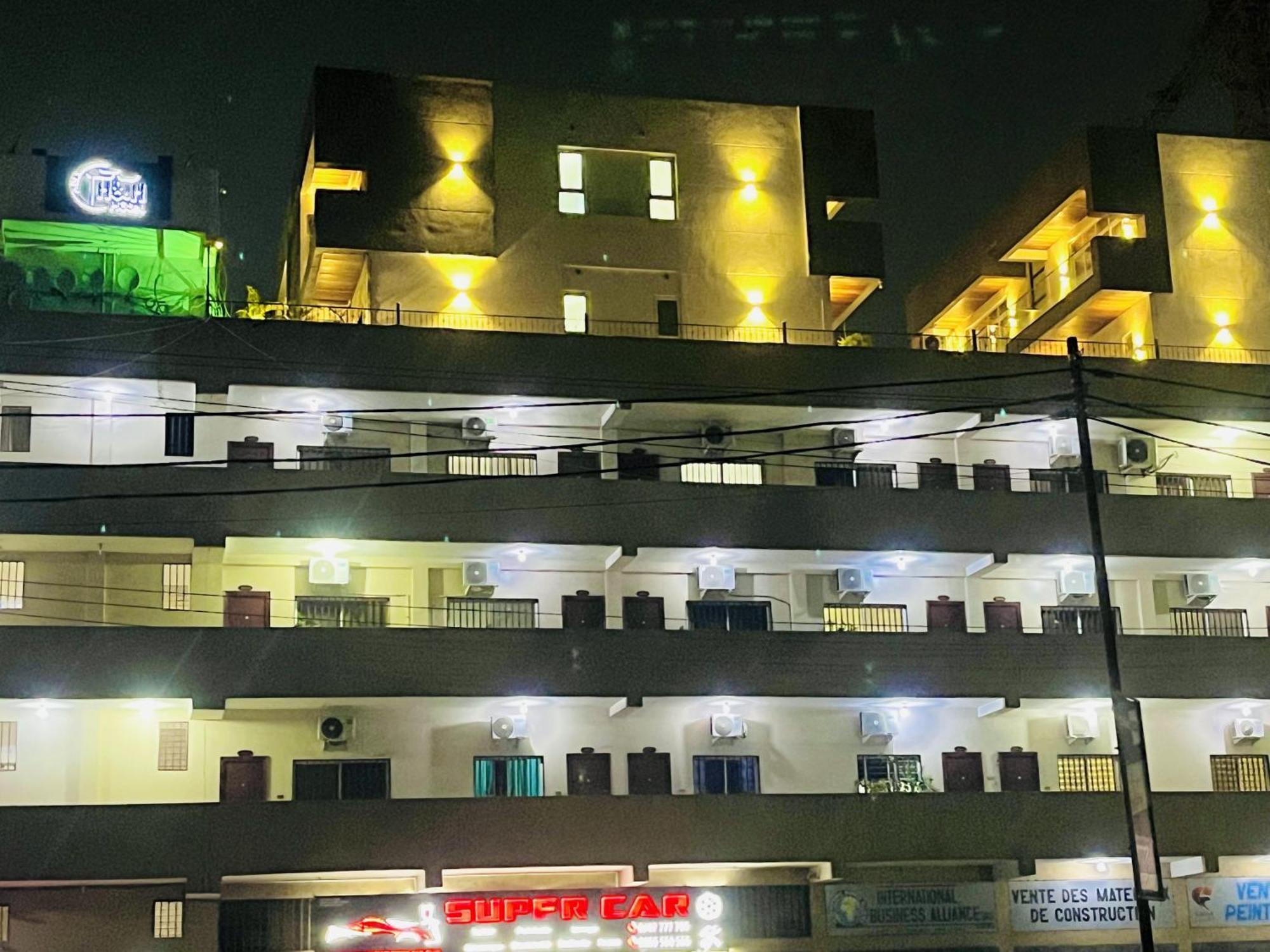 H&H Hotel Kinshasa Esterno foto
